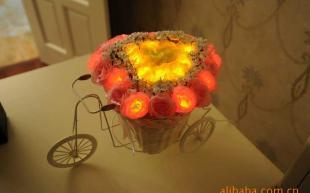 創意點亮生活 供應LED發光花卉、絹花盆景等多元化禮品花卉解析